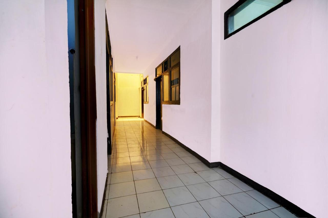Oyo 93239 Arimbi 2 Hotel Бандунг Екстериор снимка