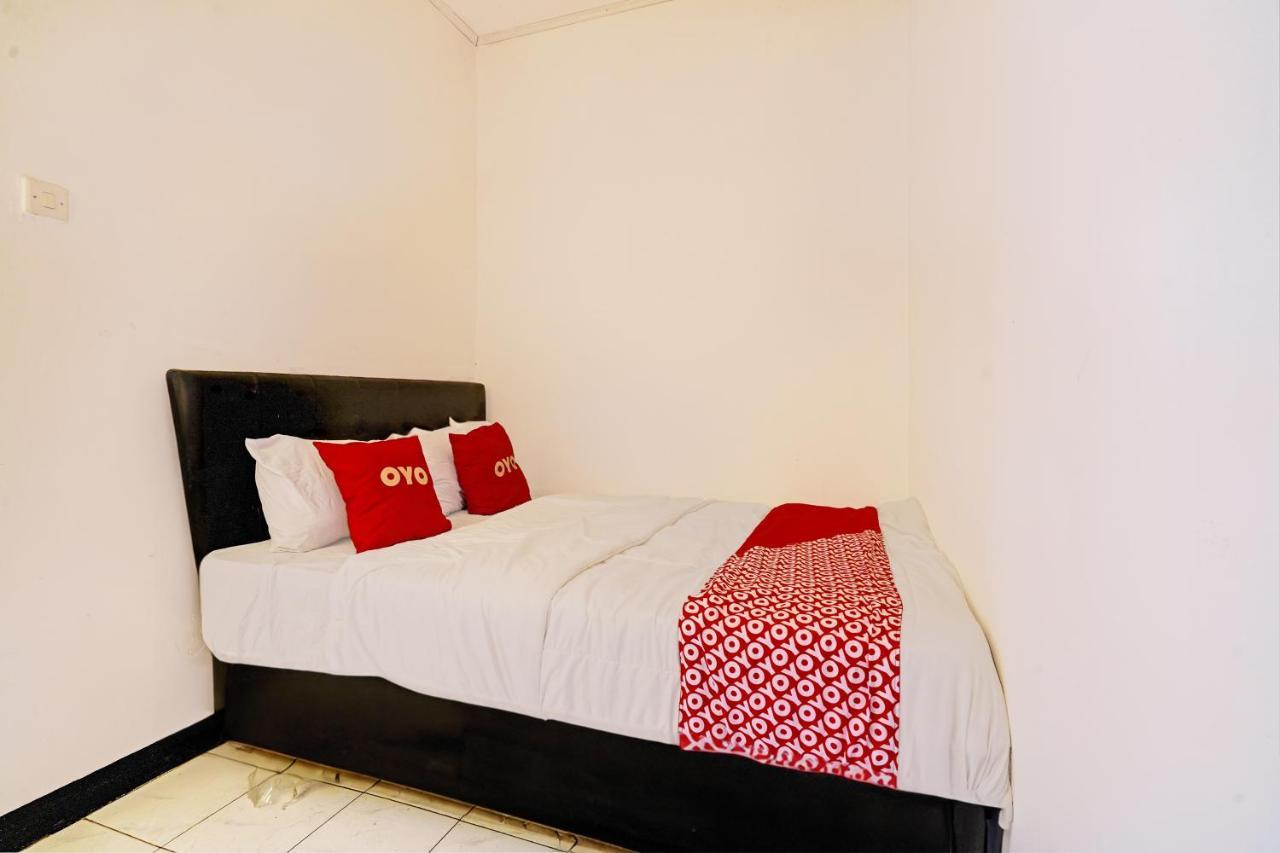 Oyo 93239 Arimbi 2 Hotel Бандунг Екстериор снимка