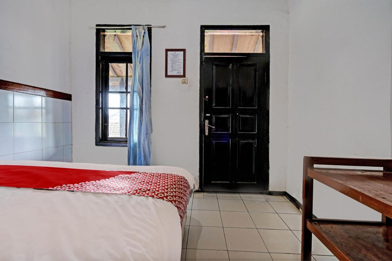 Oyo 93239 Arimbi 2 Hotel Бандунг Екстериор снимка