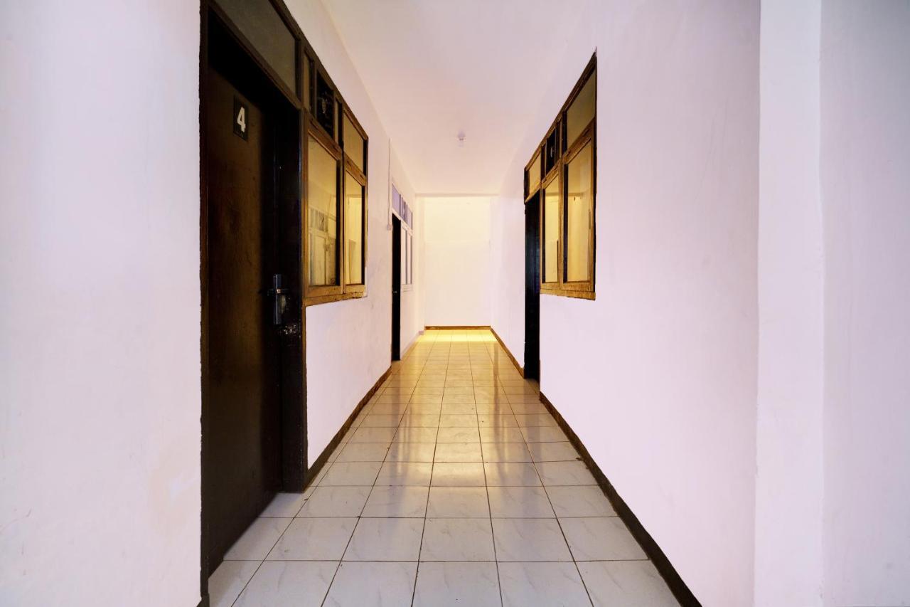 Oyo 93239 Arimbi 2 Hotel Бандунг Екстериор снимка