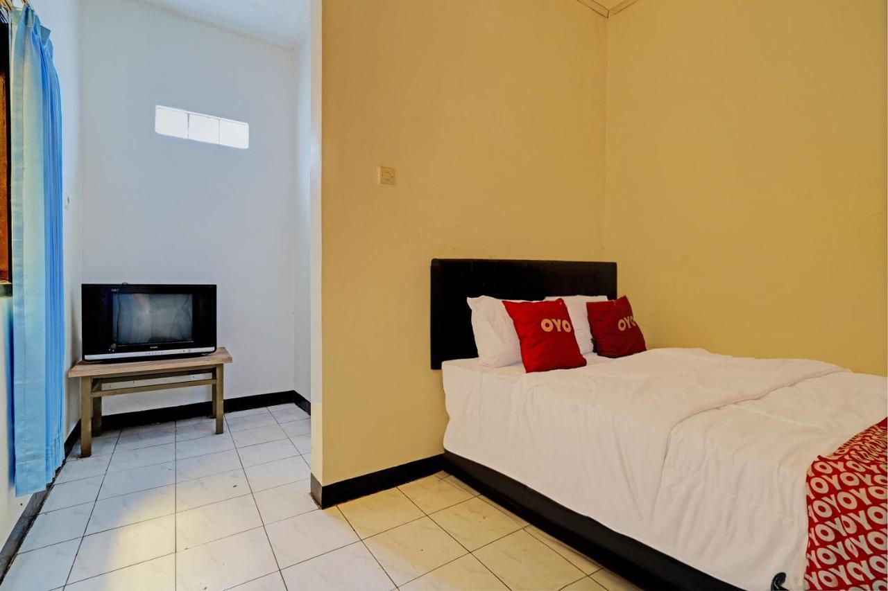 Oyo 93239 Arimbi 2 Hotel Бандунг Екстериор снимка